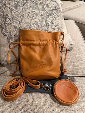 Wanderers Bronte Tan Leather Bucket Crossbody Bag Coin Pouch Set EUC